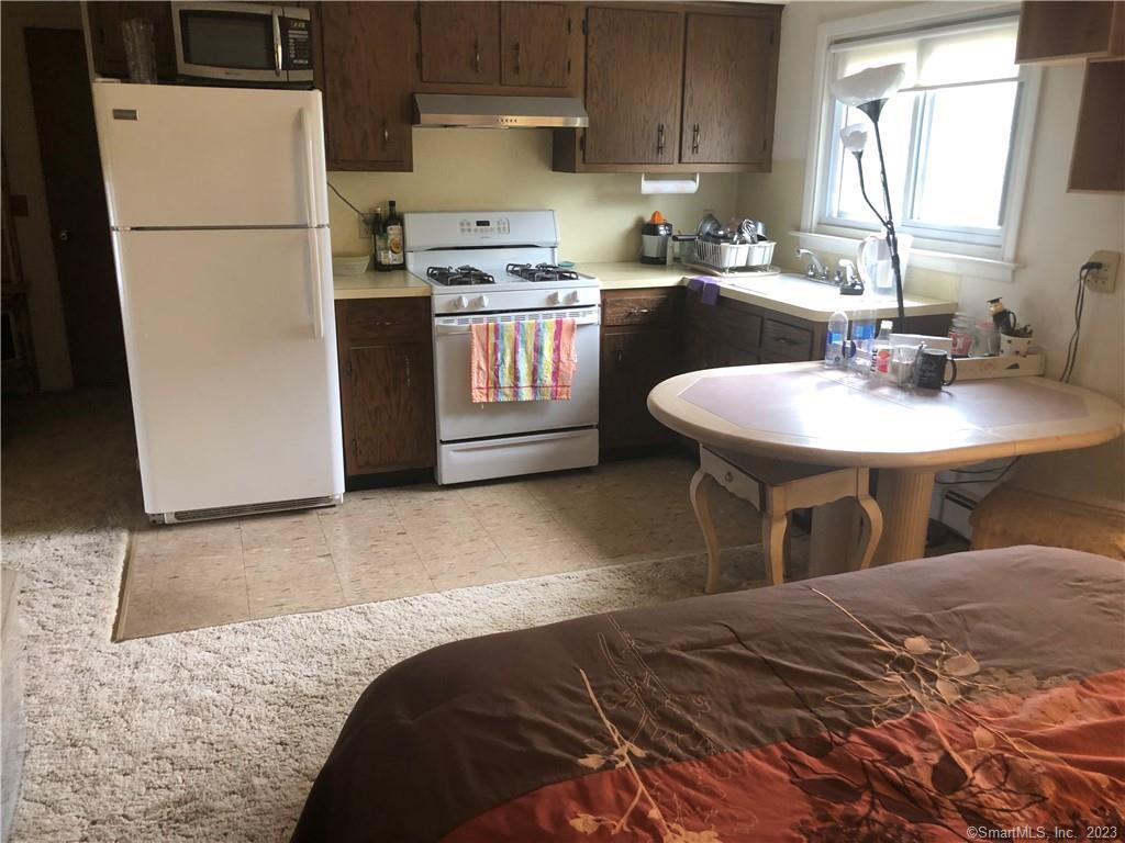124 Lawn Avenue 2R