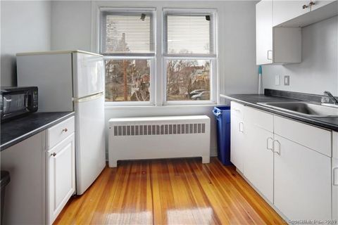 Photo of 768 State Street #4, New Haven, CT 06511 (MLS # 24145118)
