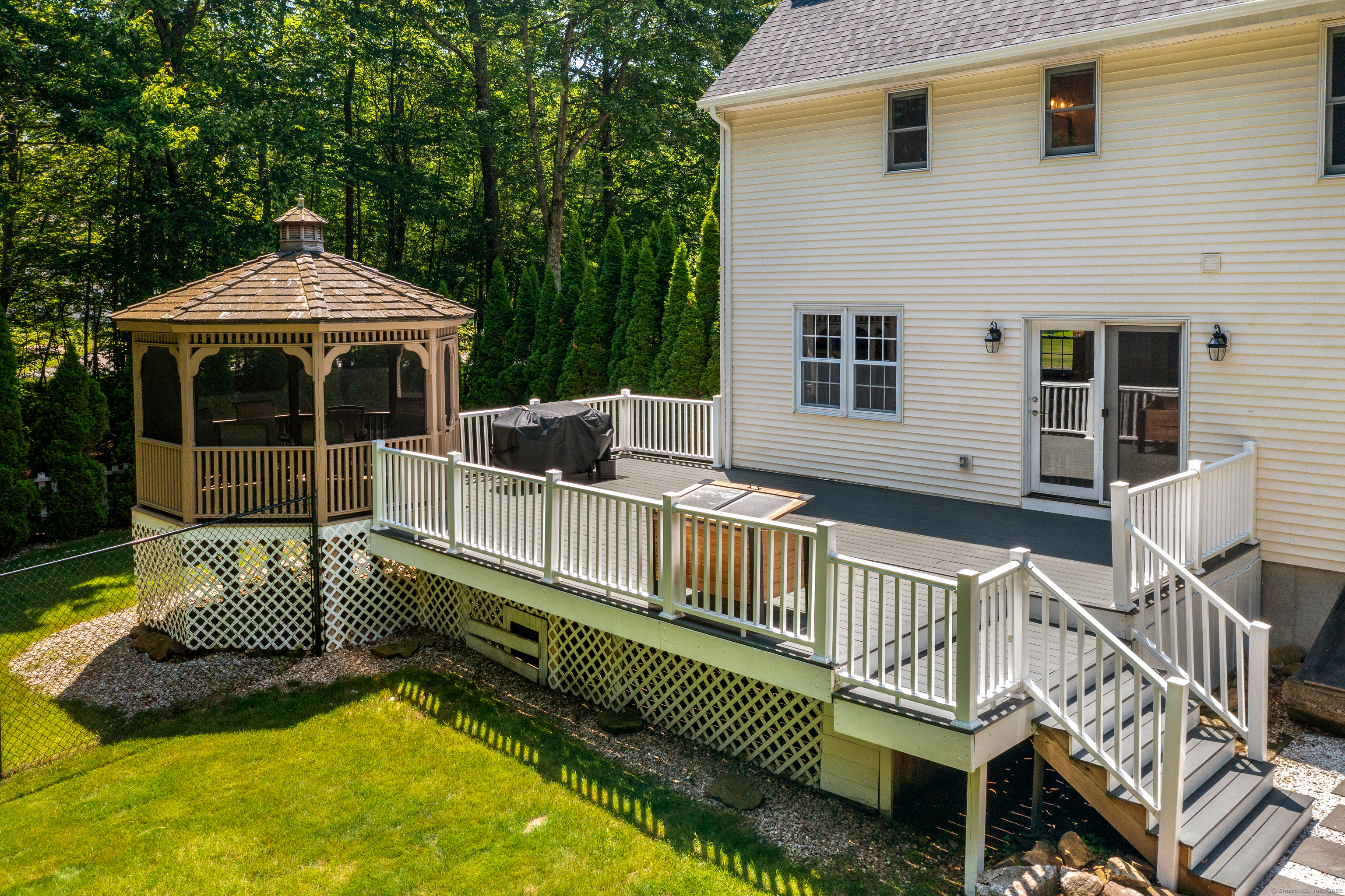 Tolland, Connecticut 06084, United States, 3 Bedrooms Bedrooms, ,3 BathroomsBathrooms,Residential,Pending,205627