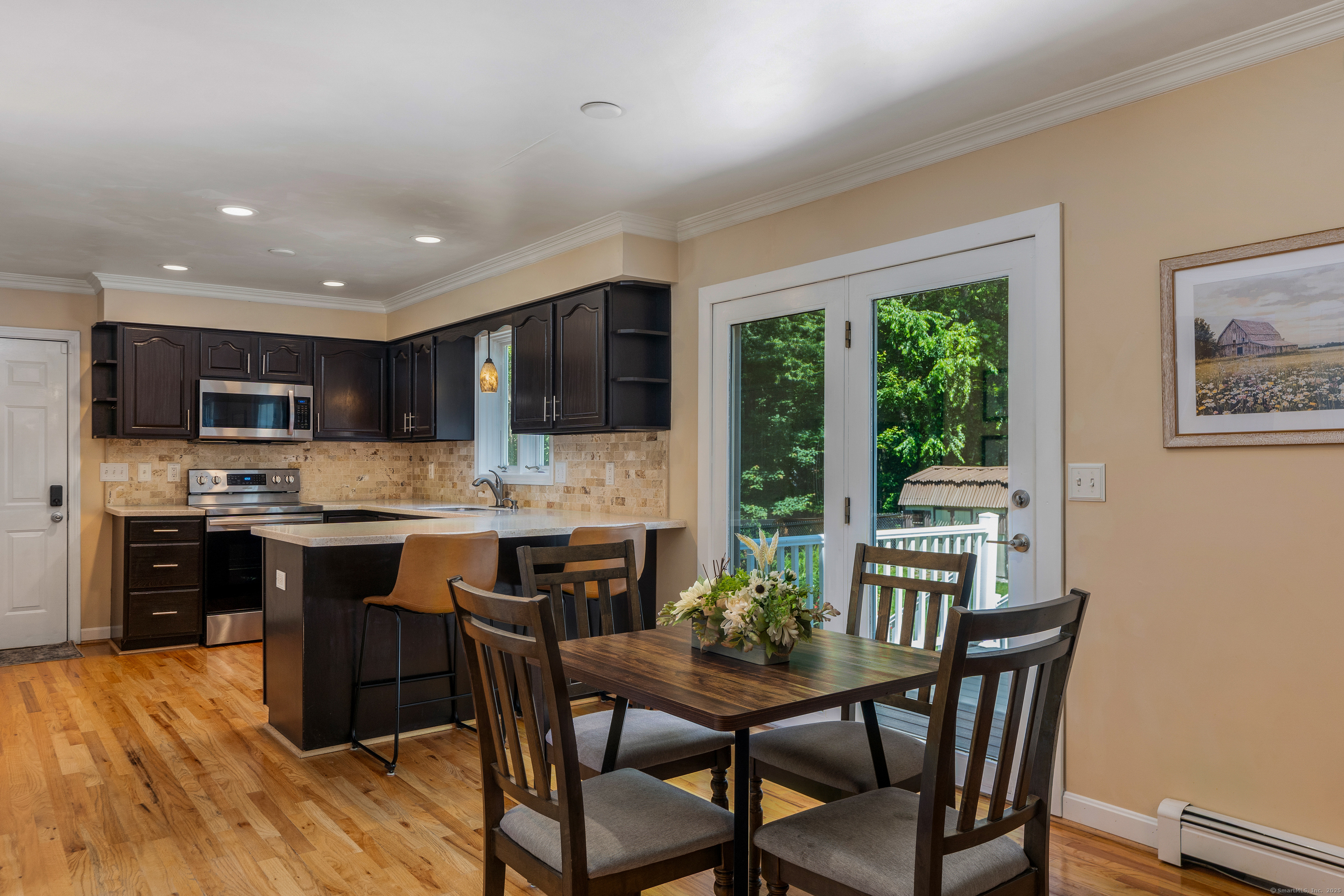 Tolland, Connecticut 06084, United States, 3 Bedrooms Bedrooms, ,3 BathroomsBathrooms,Residential,Pending,205627