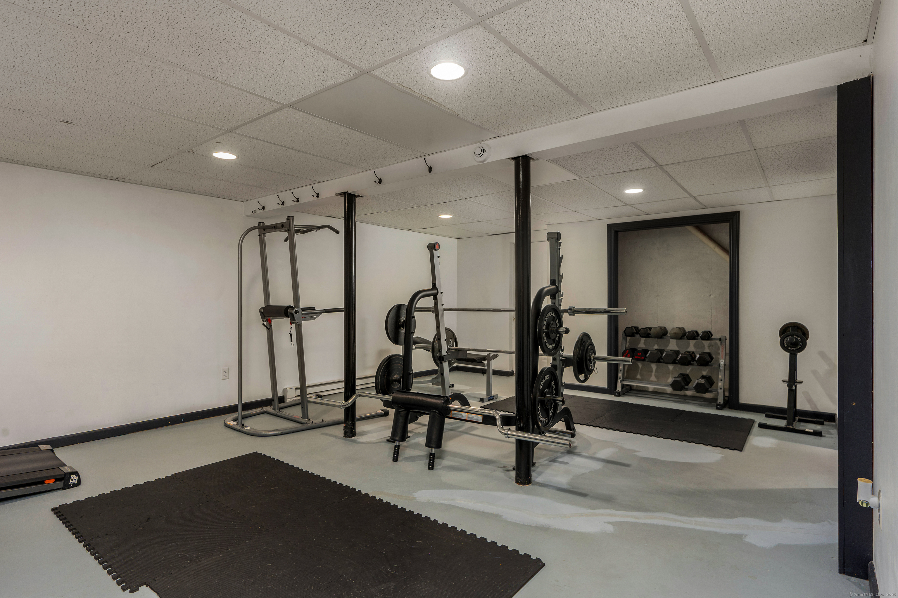 Tolland, Connecticut 06084, United States, 3 Bedrooms Bedrooms, ,3 BathroomsBathrooms,Residential,Pending,205627