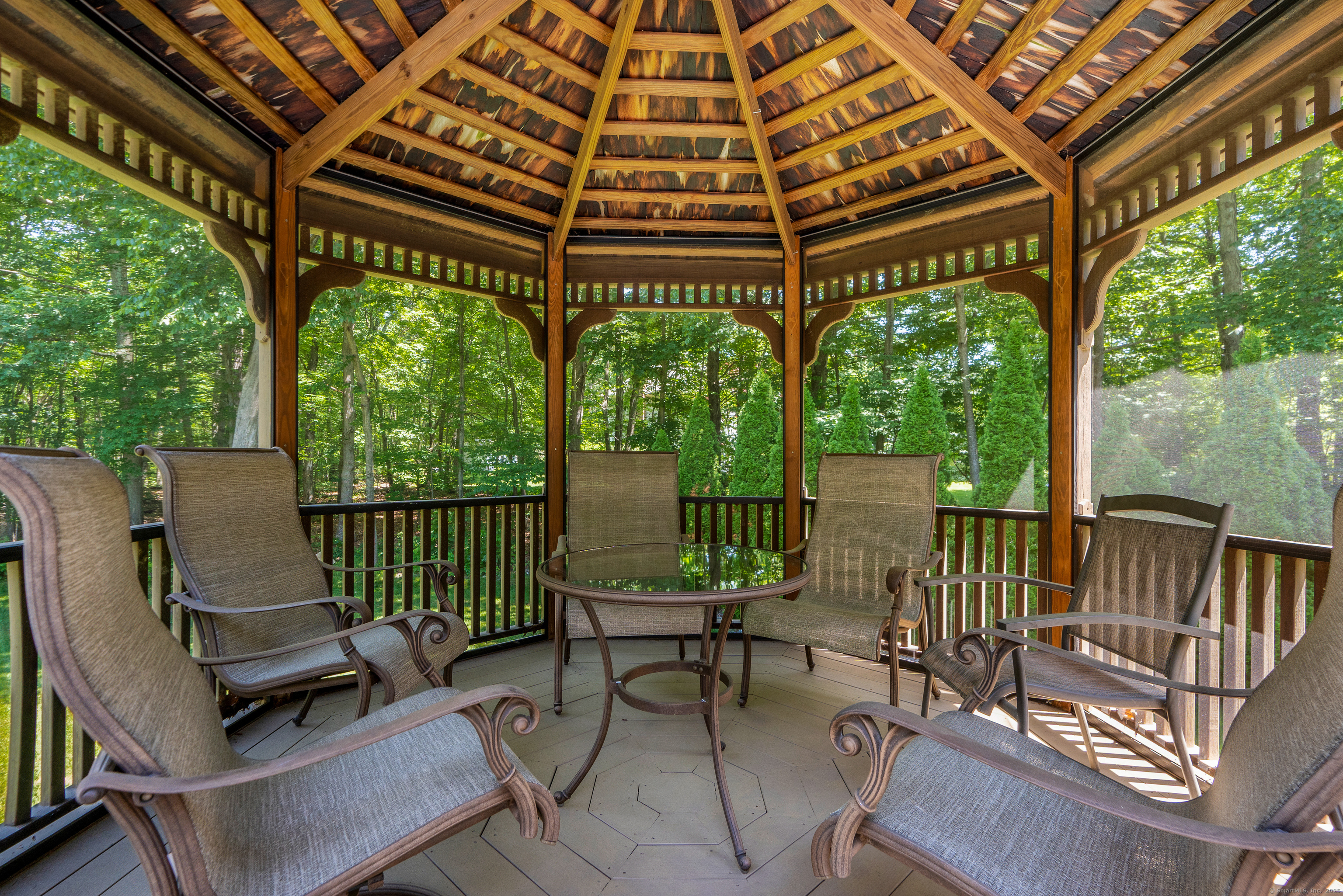 Tolland, Connecticut 06084, United States, 3 Bedrooms Bedrooms, ,3 BathroomsBathrooms,Residential,Pending,205627