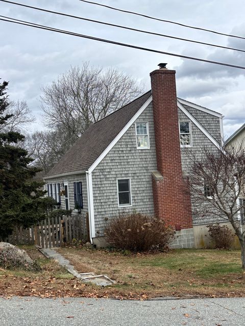 5 Attawan Avenue East Lyme CT 06357