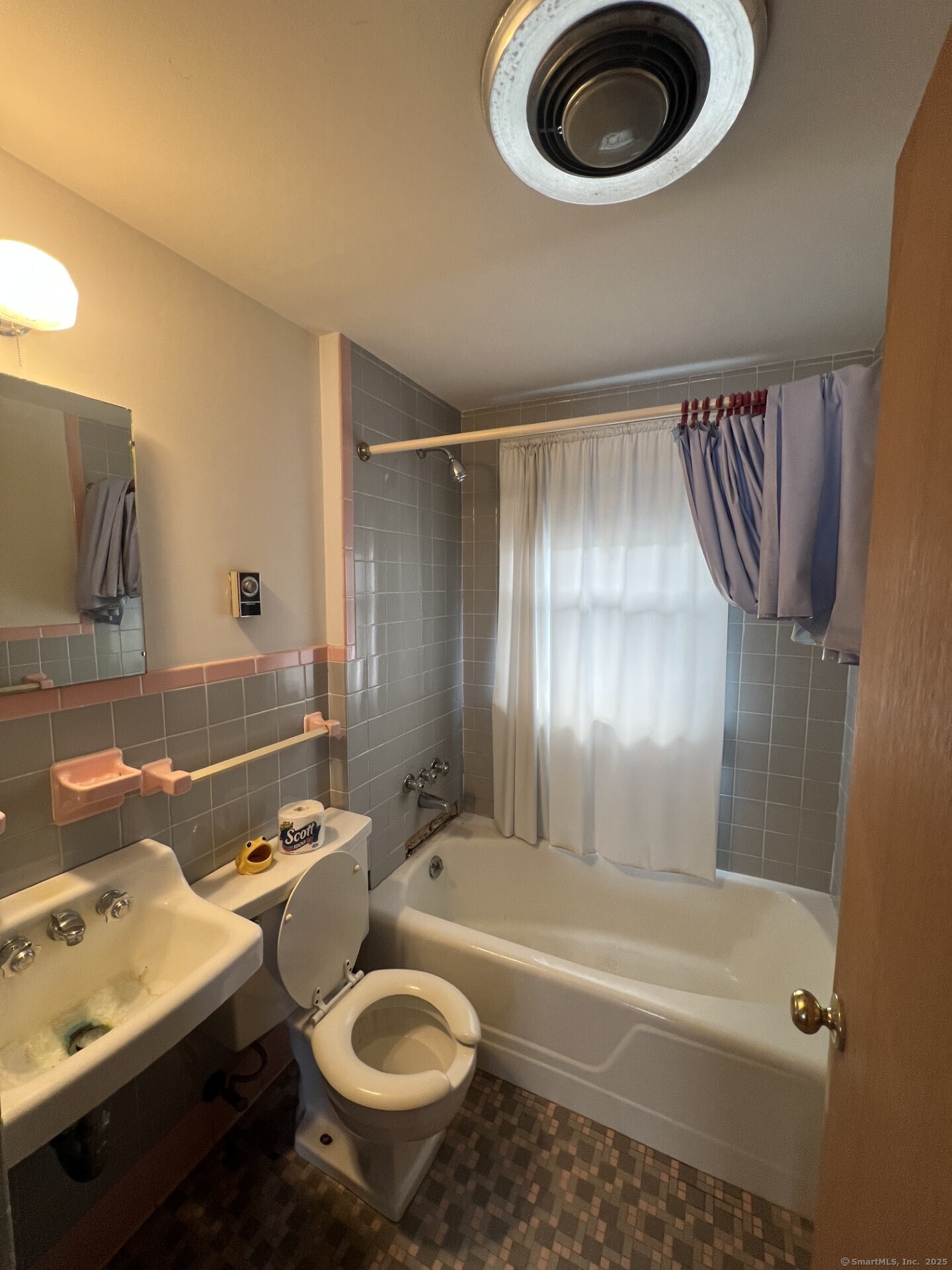 19 Lawrence Avenue, Milford, Connecticut image 17