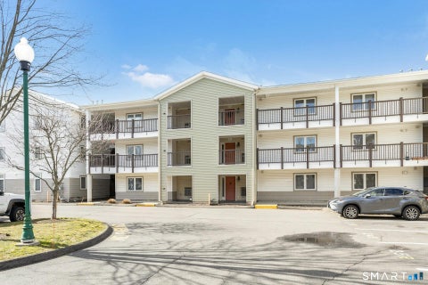 Condo For Rent - 3250 Fairfield Avenue #300<br/> Bridgeport, CT 06605