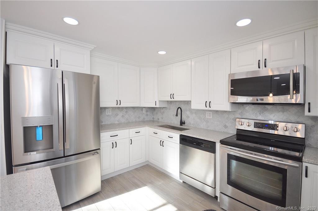 44 Simsbury Manor Drive