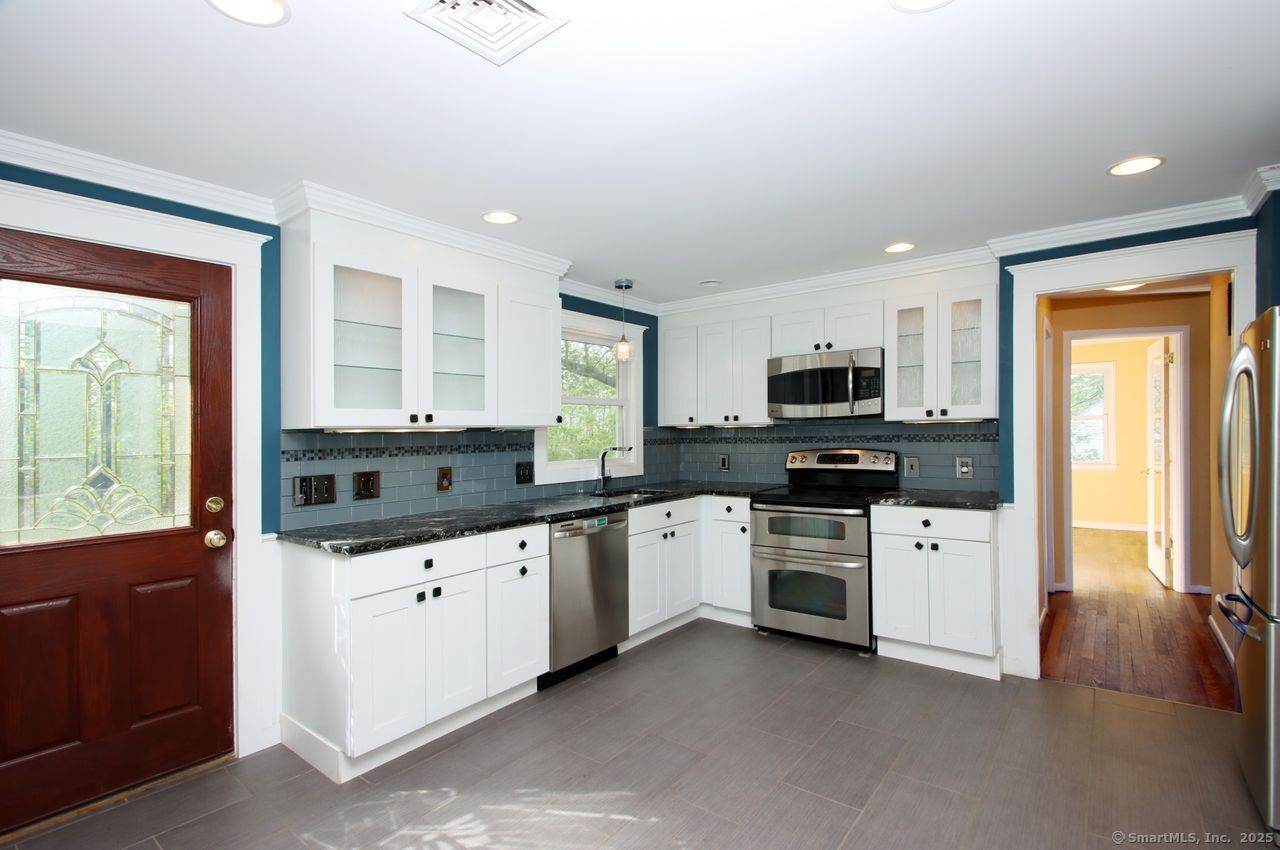19 Morton Road, Meriden, Connecticut image 8