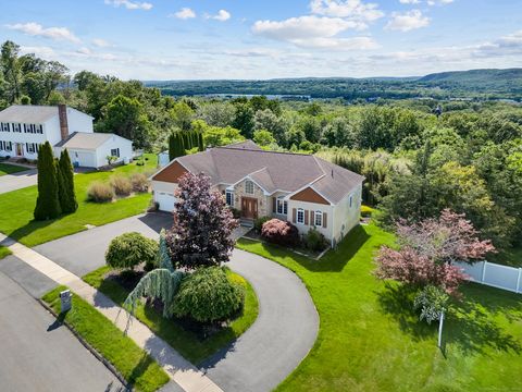 15 Huntington Ridge Road Wallingford CT 06492