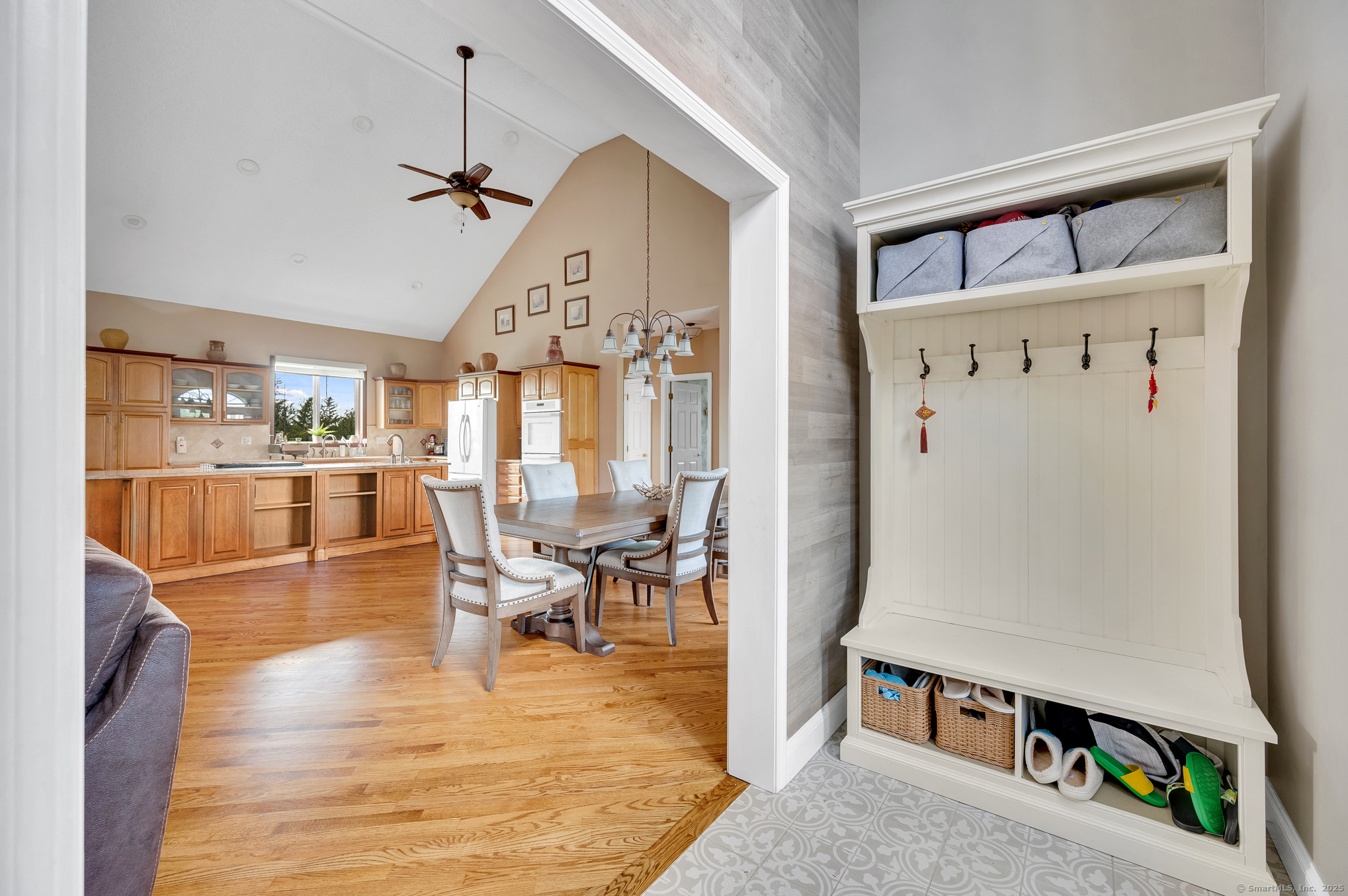 15 Huntington Ridge Road
