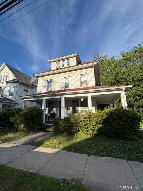 Homes For Sale - 810 Briarwood Avenue<br/> Fairfield County, Bridgeport, CT 06604