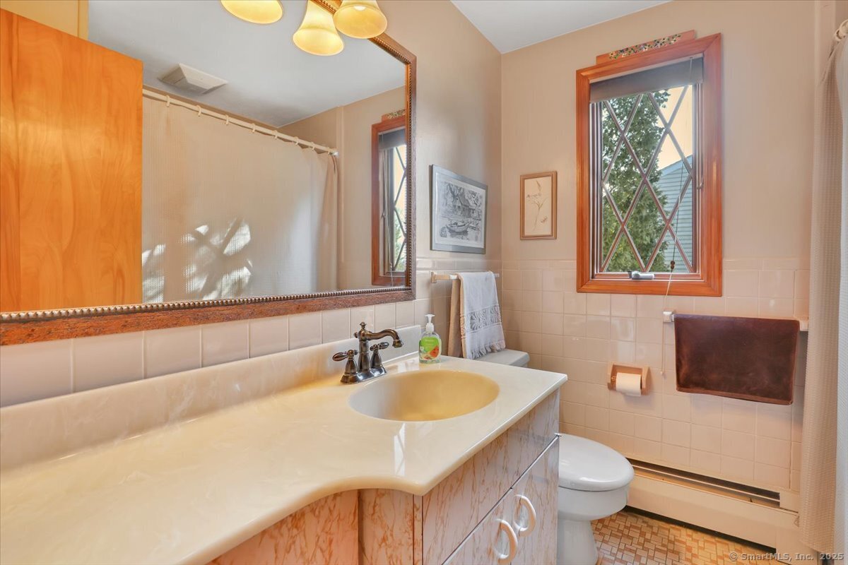 46 Metacomet Road, Plainville, Connecticut image 24