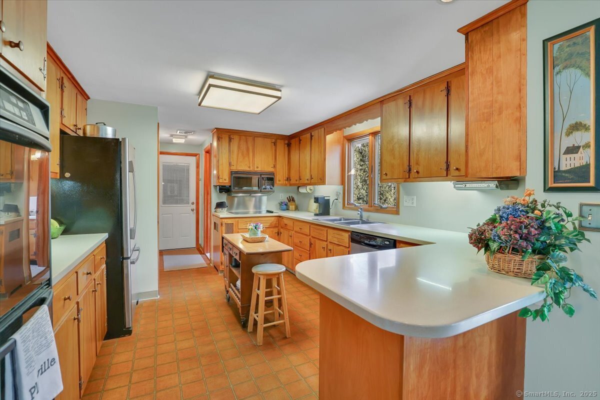 46 Metacomet Road, Plainville, Connecticut image 10