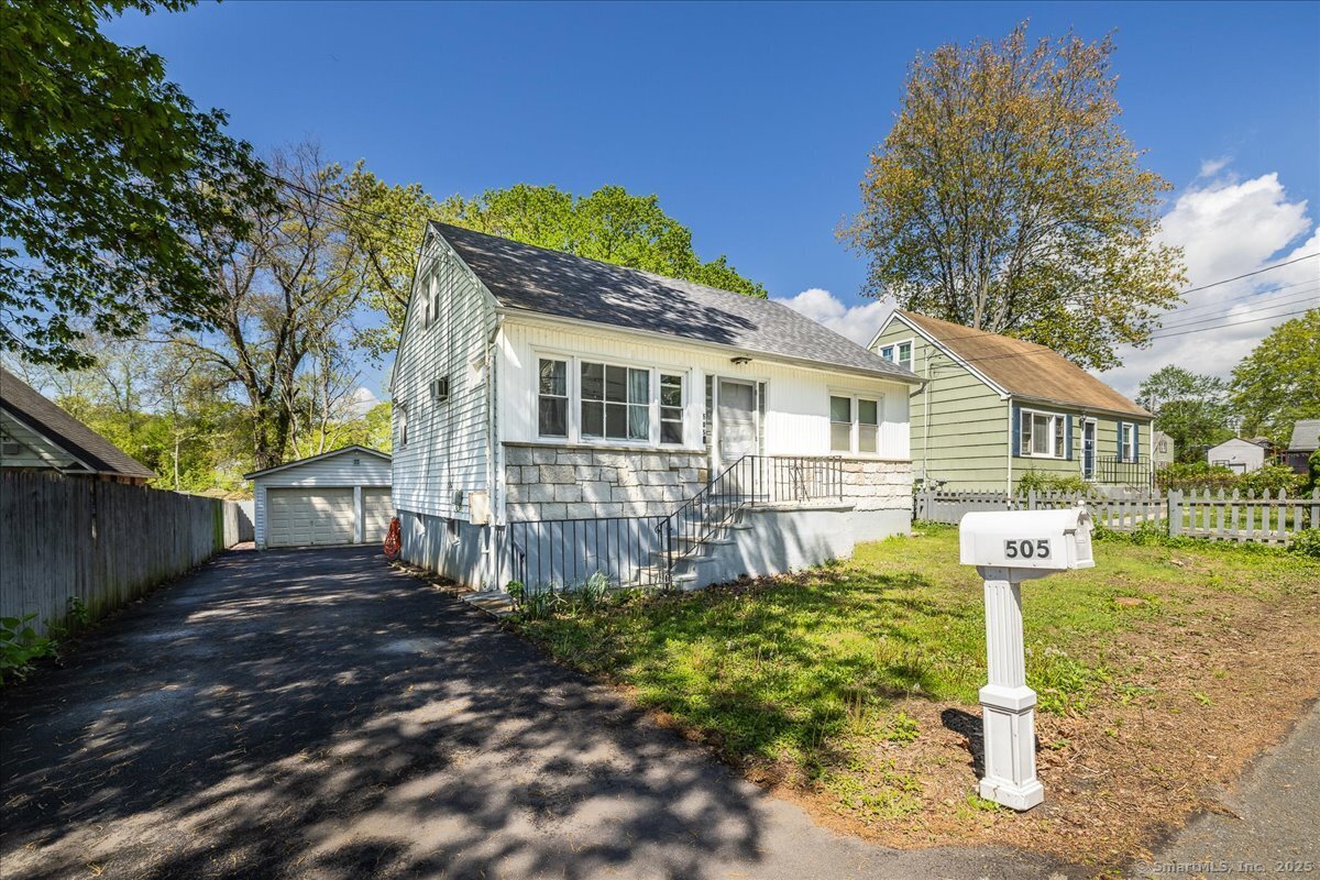 Property for Sale at Indian Avenue, Bridgeport, Connecticut - Bedrooms: 4 
Bathrooms: 2 
Rooms: 6  - $369,000