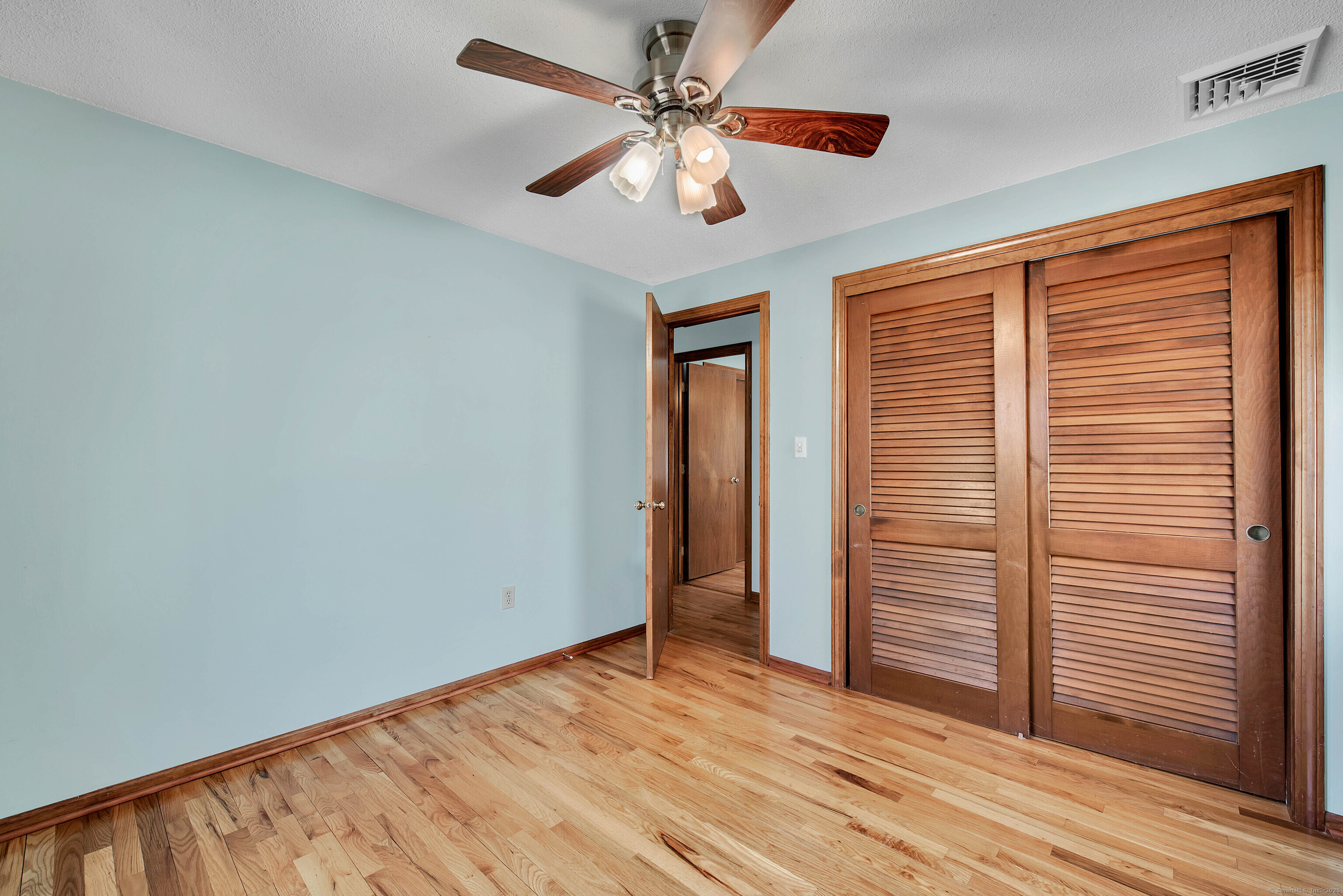 25 Renee Court, Cheshire, Connecticut image 15