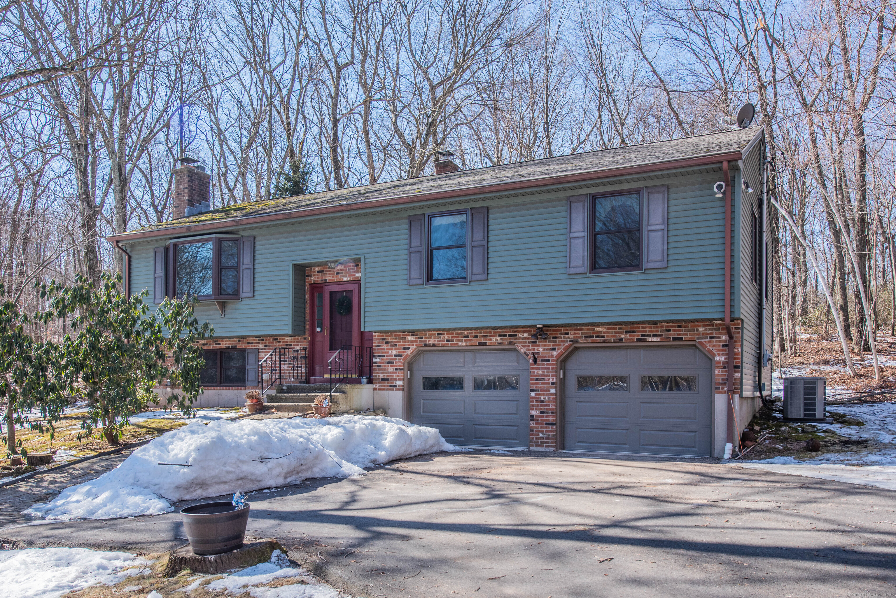 25 Renee Court, Cheshire, Connecticut image 2