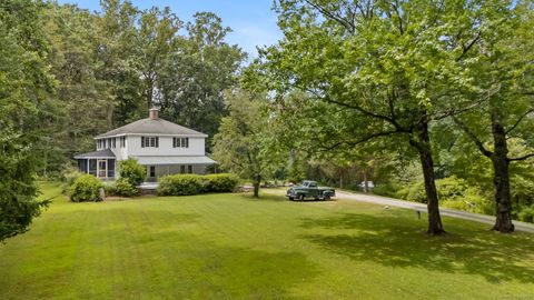 59 Snowberry Lane New Canaan CT 06840