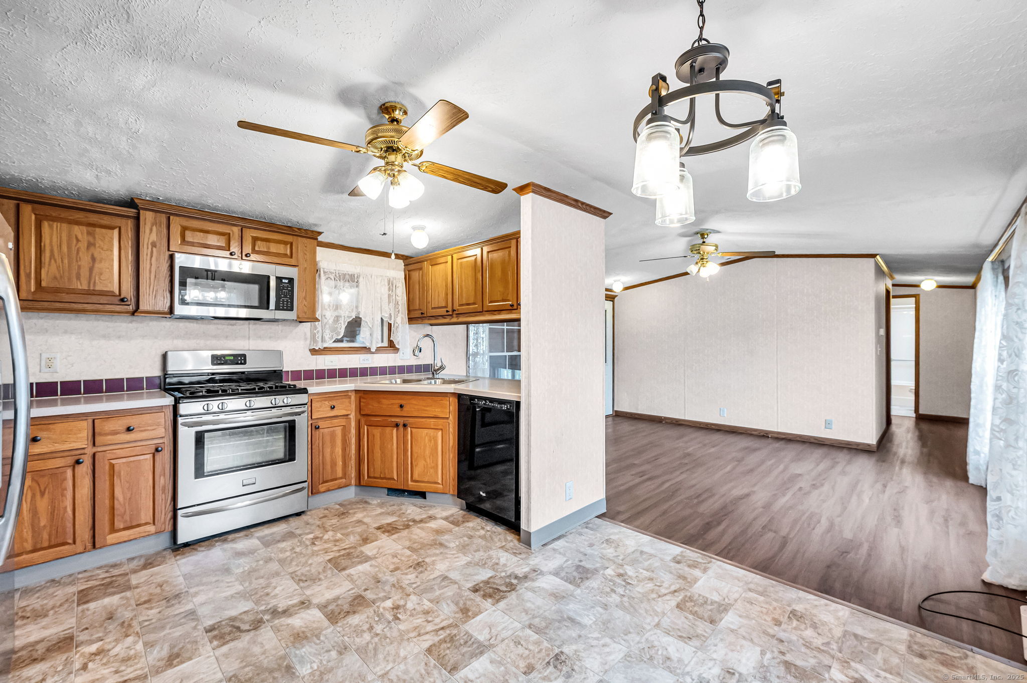 39 Elm Street, East Windsor, Connecticut image 12