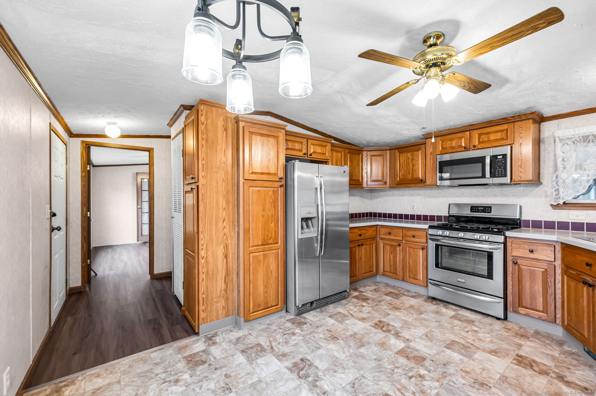 39 Elm Street, East Windsor, Connecticut image 9
