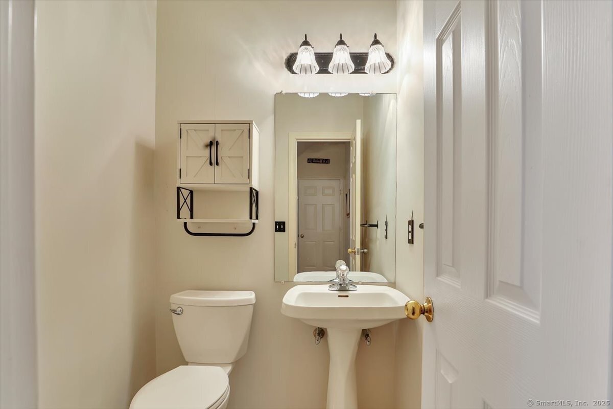 302 Crest Road, Southington, Connecticut image 16