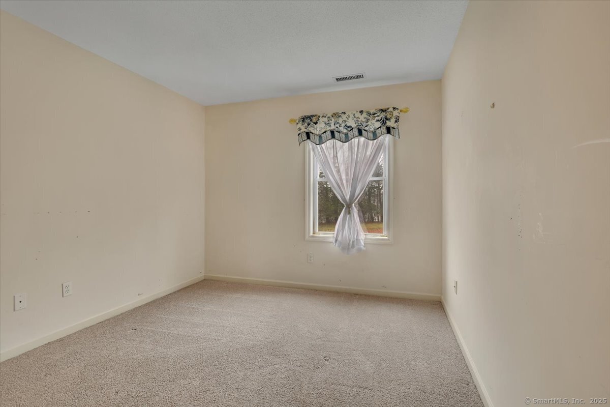 302 Crest Road, Southington, Connecticut image 25