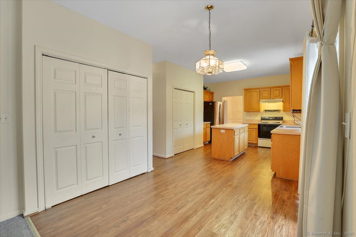 302 Crest Road, Southington, Connecticut image 6