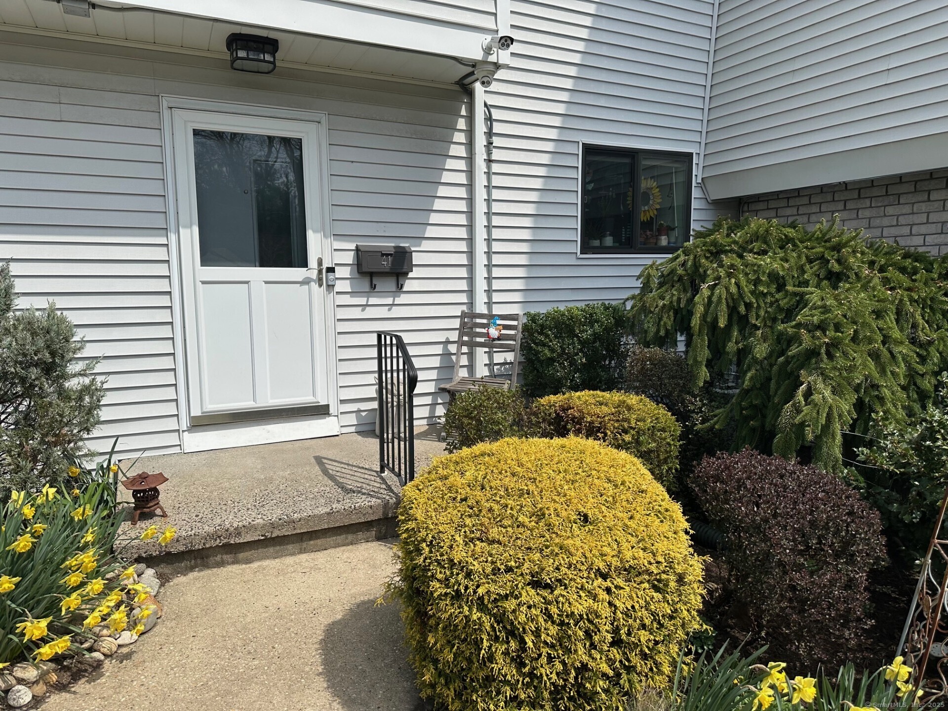 Property for Sale at Riverside Avenue 41, Stamford, Connecticut - Bedrooms: 3 
Bathrooms: 3 
Rooms: 6  - $599,000