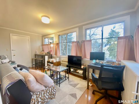 Multifamily For Rent - 239 Edwards Street #2E<br/> New Haven, CT 06511