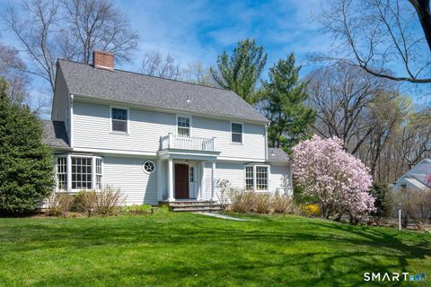 Photo of 10 Queens Lane, Darien, CT 06820 (MLS # 24165110)