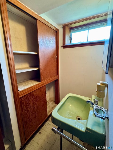 Tiny photo for 5 Highland Road, Windsor Locks, CT 06096 (MLS # 24202941)