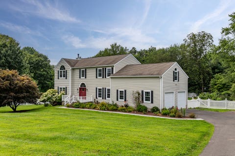 Homes For Sale - 12 Cedar Vale Drive<br/> Litchfield County, New Milford, CT 06776