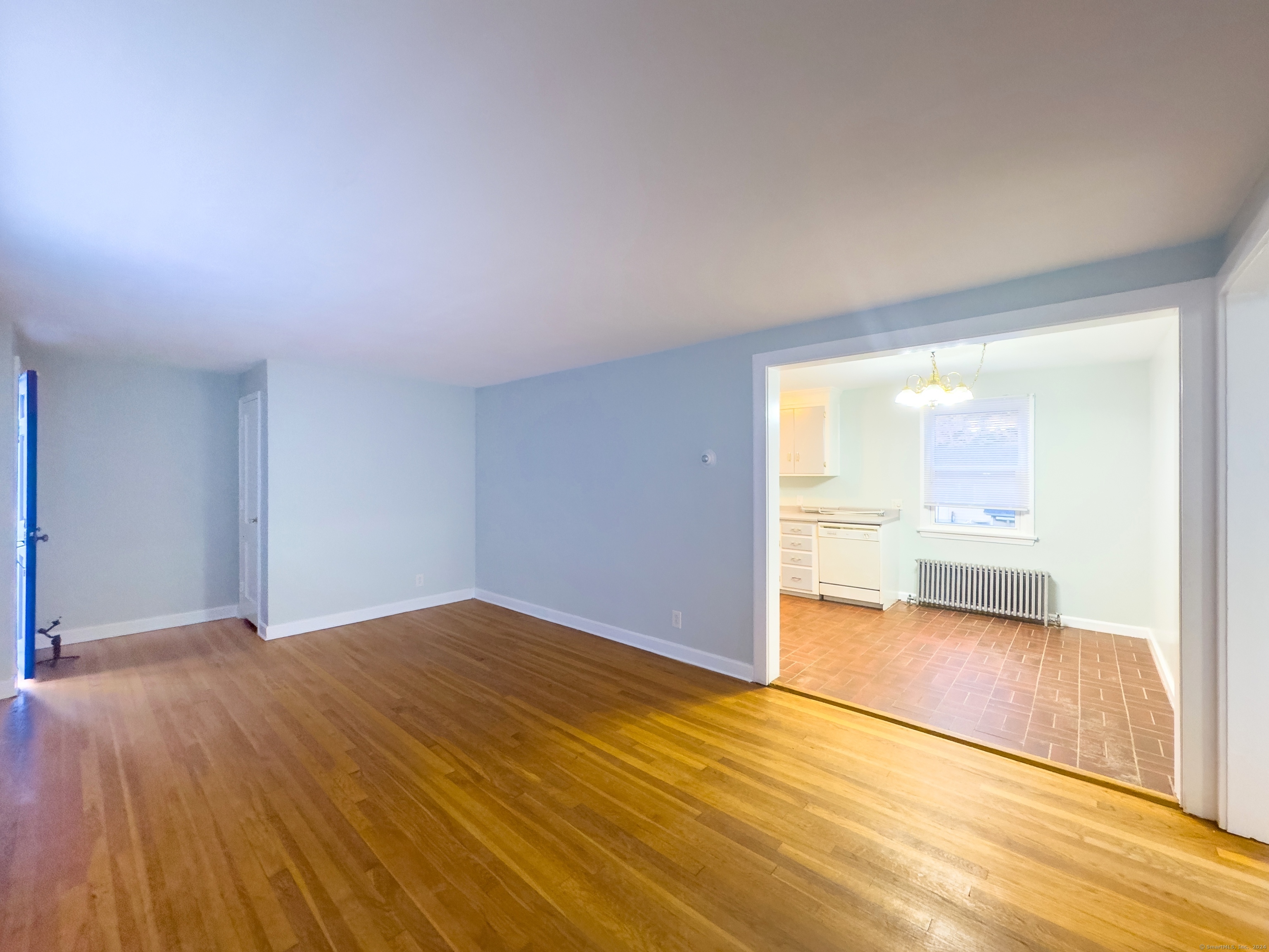 111 Irving Right Side Street, Naugatuck, Connecticut - 2 Bedrooms  
1 Bathrooms  
5 Rooms - 