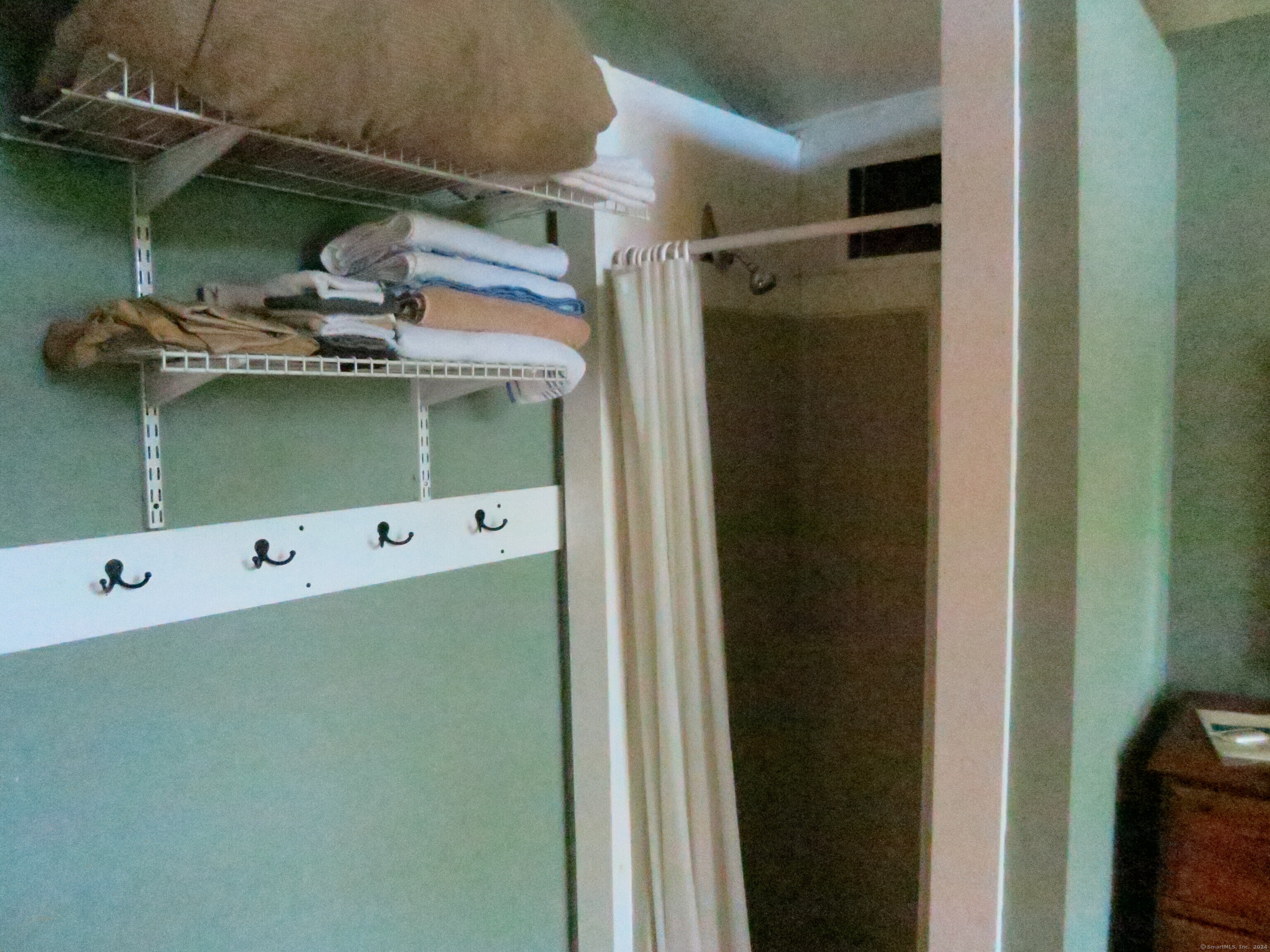 East Haddam, Connecticut 06415, United States, 2 Bedrooms Bedrooms, ,1 BathroomBathrooms,Residential,Active,46688