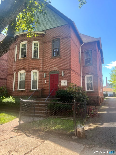 Condo For Rent - 39 Hungerford Street #3<br/> Hartford County, Hartford, CT 06106