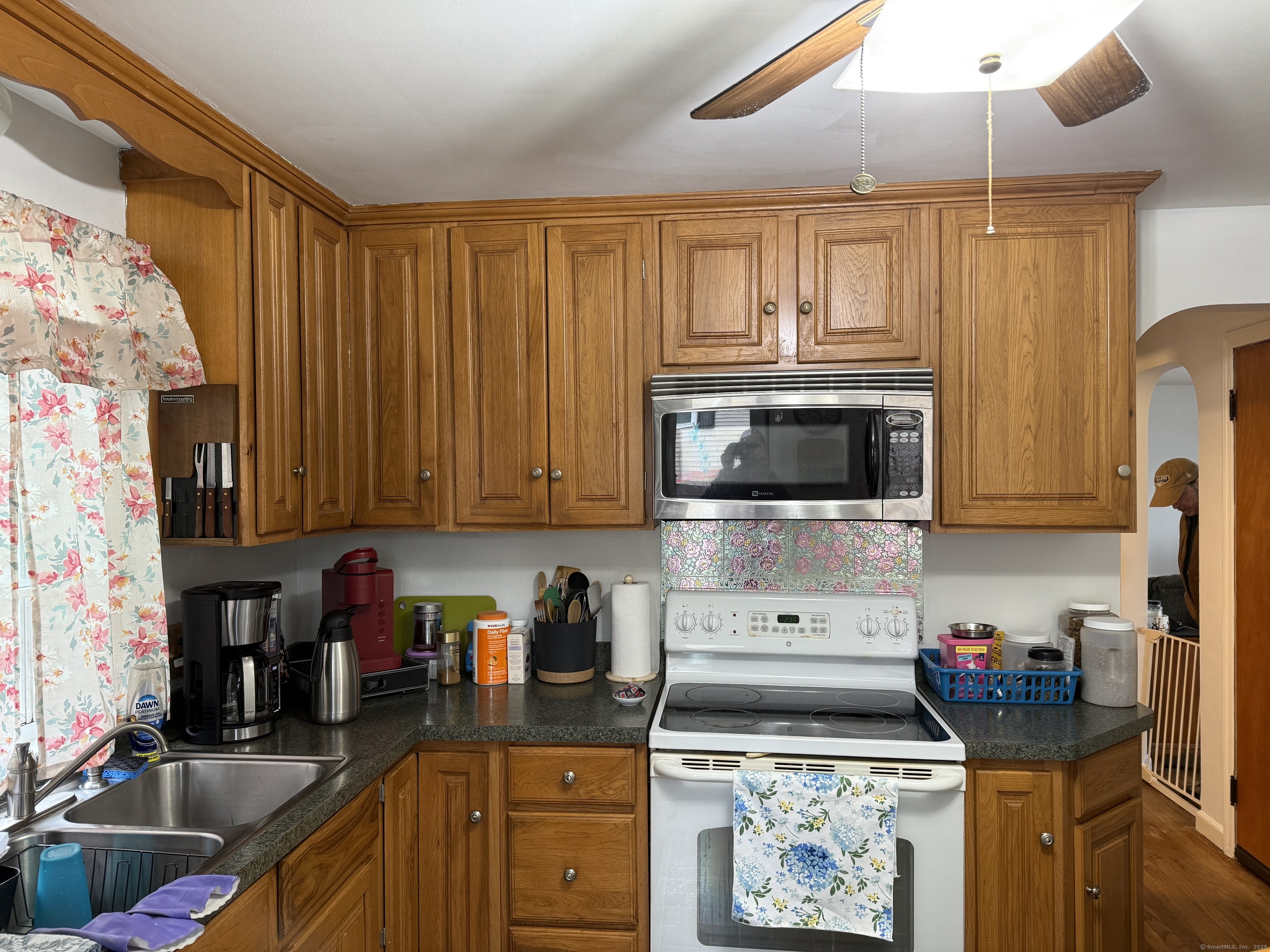 20 Hope Avenue, Hamden, Connecticut image 2