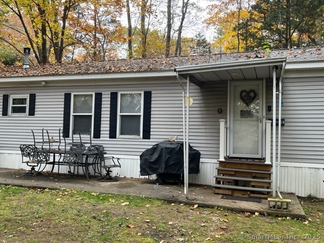 85 Evergreen Park, Clinton, Connecticut image 1