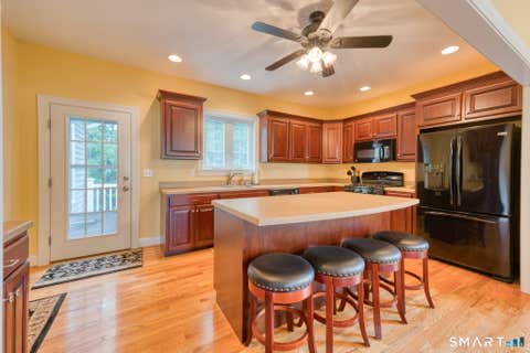 Tiny photo for 9 Chapman Chase #9, Windsor Locks, CT 06096 (MLS # 24198927)