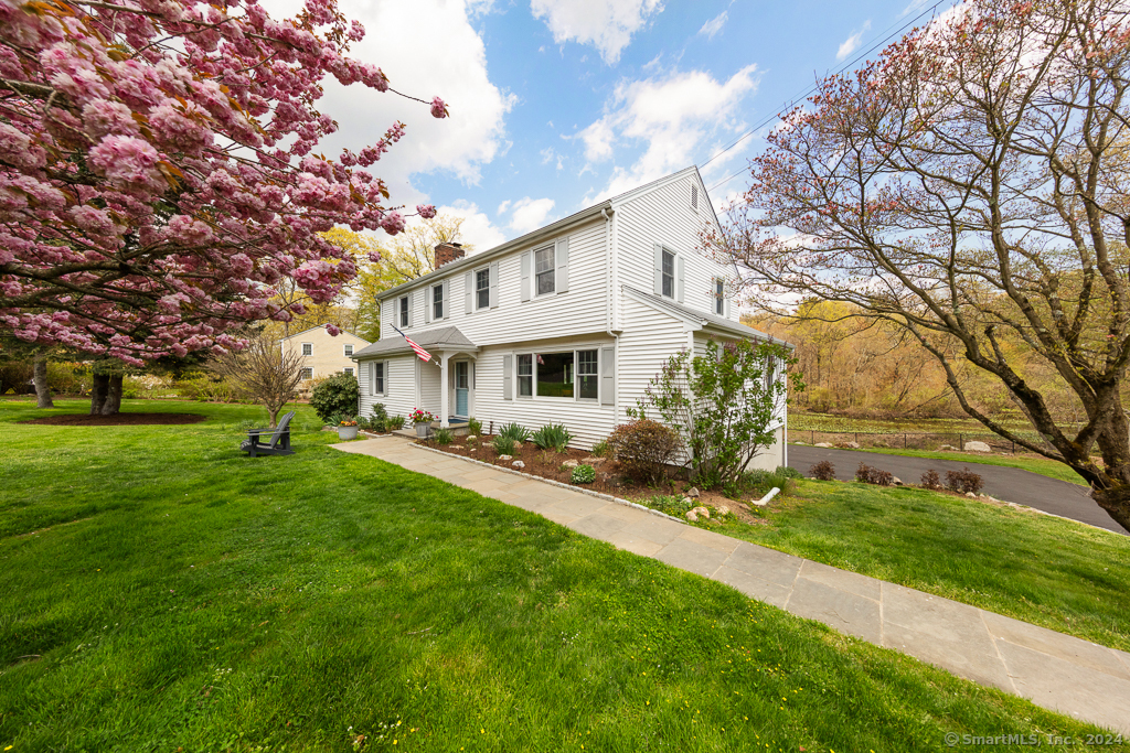 Property for Sale at 26 Chasmars Pond Road, Darien, Connecticut - Bedrooms: 4 
Bathrooms: 3 
Rooms: 11  - $1,629,000