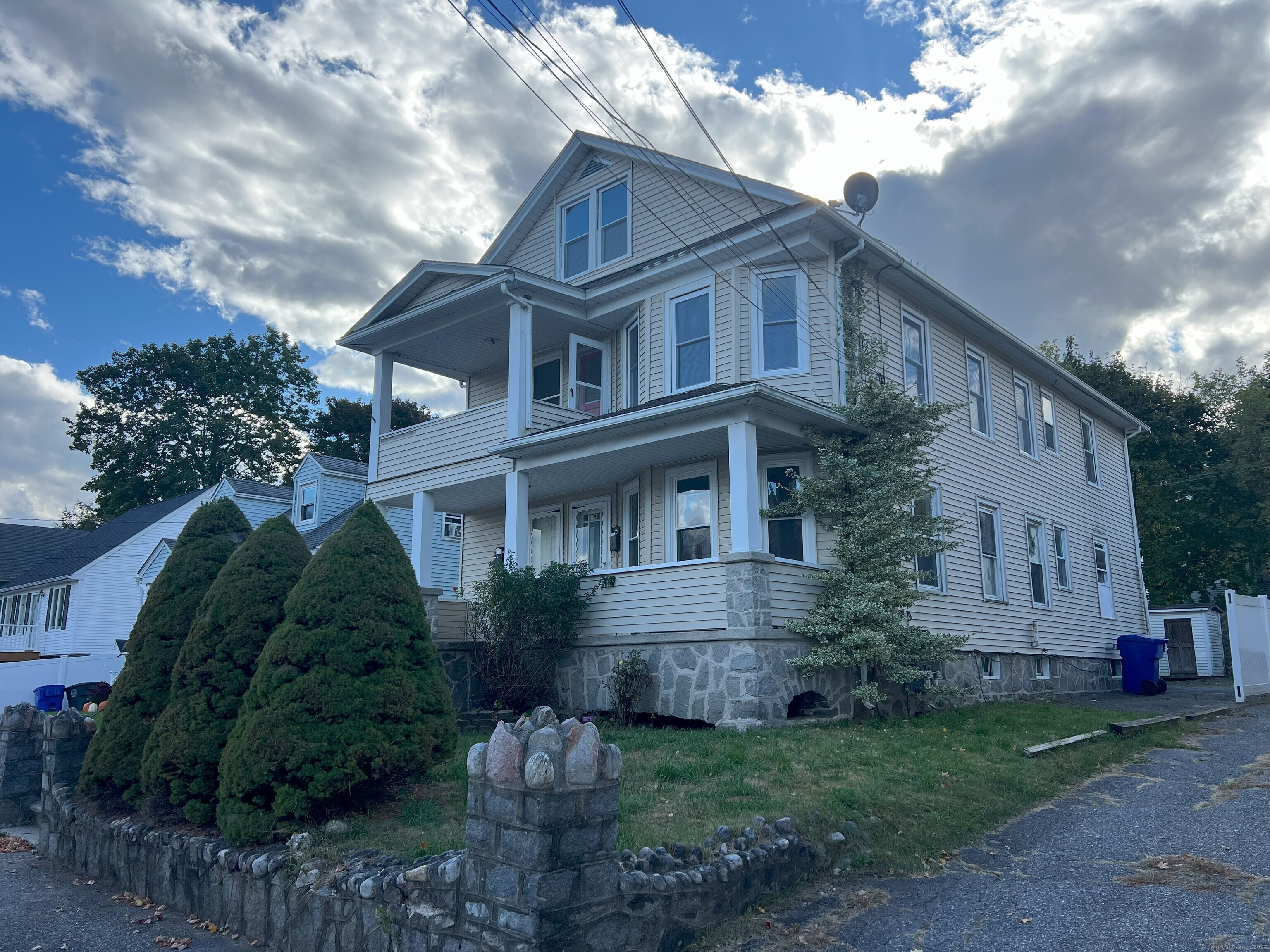 Rental Property at 158 Beechwood Avenue 2, Torrington, Connecticut - Bedrooms: 2 
Bathrooms: 2 
Rooms: 8  - $2,200 MO.