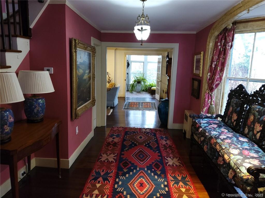 Pearl Street, Stonington, Connecticut - 2 Bedrooms  
3 Bathrooms  
5 Rooms - 