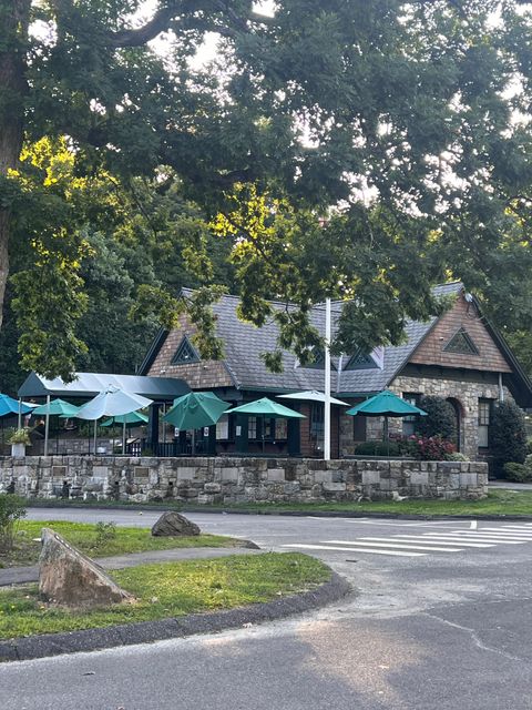 A home in New Canaan