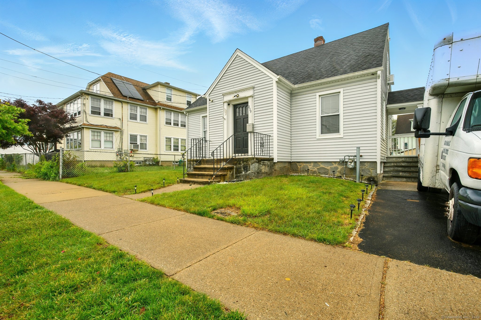 Graham Street, Stratford, Connecticut - 3 Bedrooms  
2 Bathrooms  
7 Rooms - 