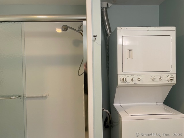 Milford, Connecticut 06461, United States, 2 Bedrooms Bedrooms, ,1 BathroomBathrooms,Residential,Active,143906