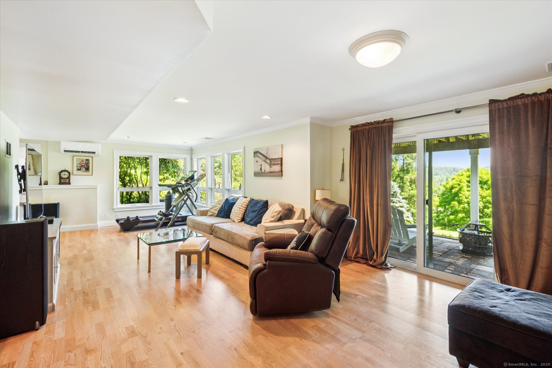 New Hartford, Connecticut 06057, United States, 5 Bedrooms Bedrooms, ,4 BathroomsBathrooms,Residential,Active,161037