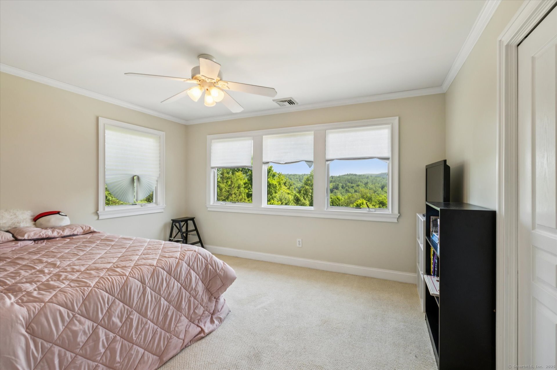 New Hartford, Connecticut 06057, United States, 5 Bedrooms Bedrooms, ,4 BathroomsBathrooms,Residential,Active,161037