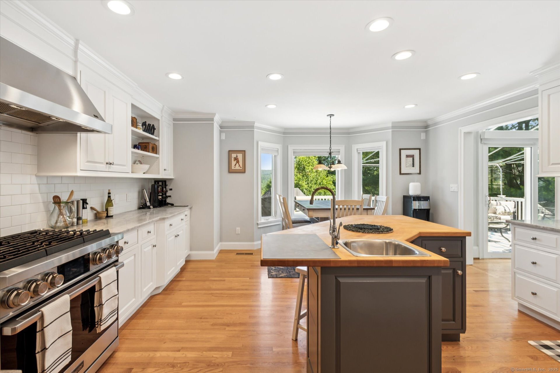 New Hartford, Connecticut 06057, United States, 5 Bedrooms Bedrooms, ,4 BathroomsBathrooms,Residential,Active,161037