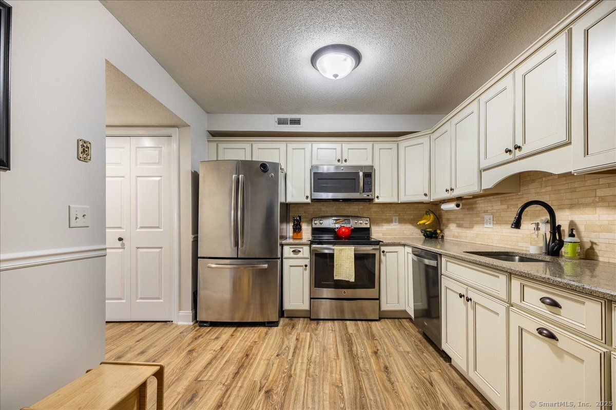 304 Mariners Walk #304, Milford, Connecticut image 9
