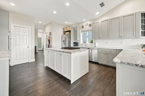 Tiny photo for 100 Robin Drive, Canton, CT 06019 (MLS # 24205275)
