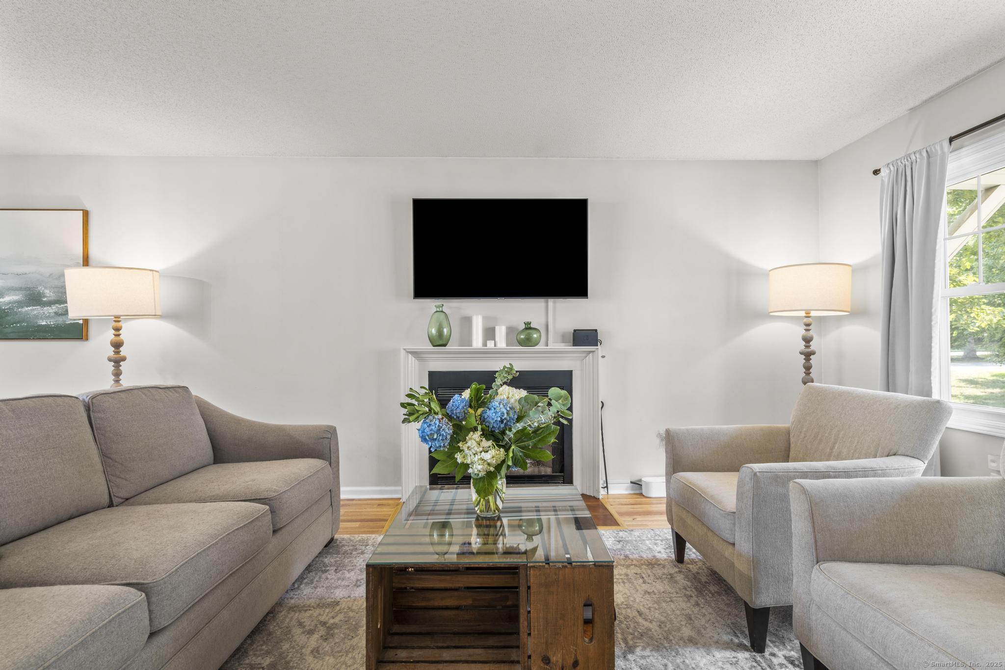 906 Briarwood Court 906