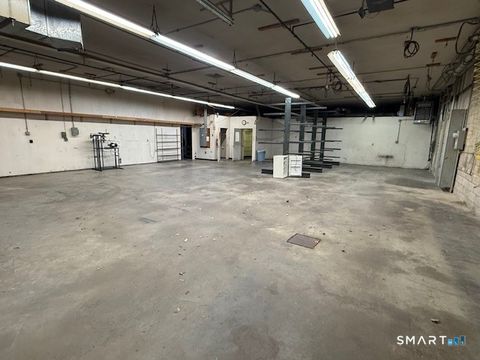 Photo of 396 Chase River Road, Waterbury, CT 06704 (MLS # 24148647)