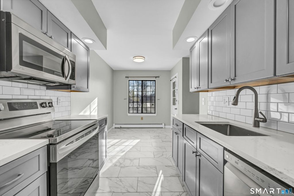 Photo of 26 Essex Court #26, Brookfield, CT 06804 (MLS # 24145193)